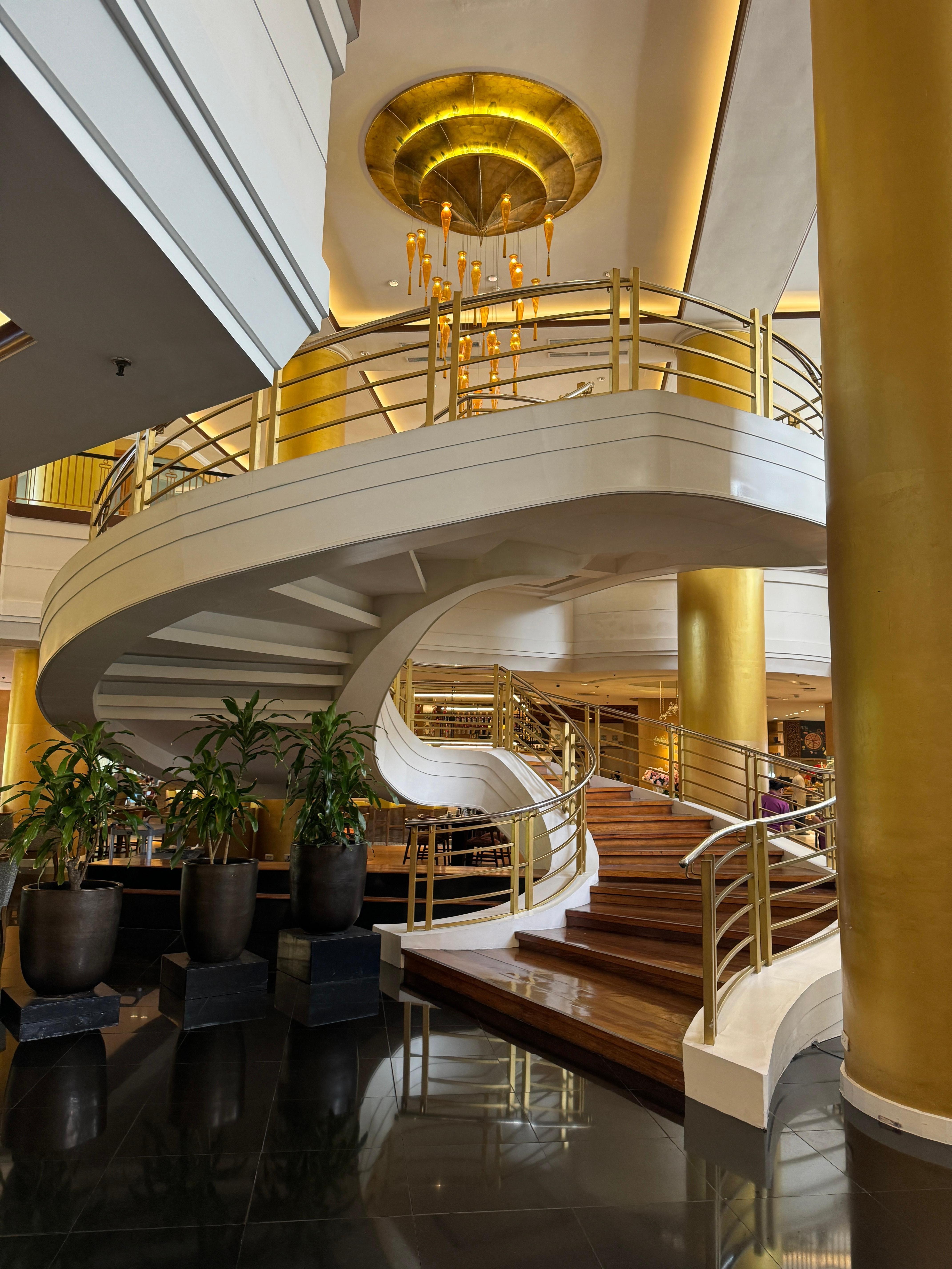 Beautiful lobby and a lot of VIP guests 