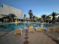 La piscine en soirée