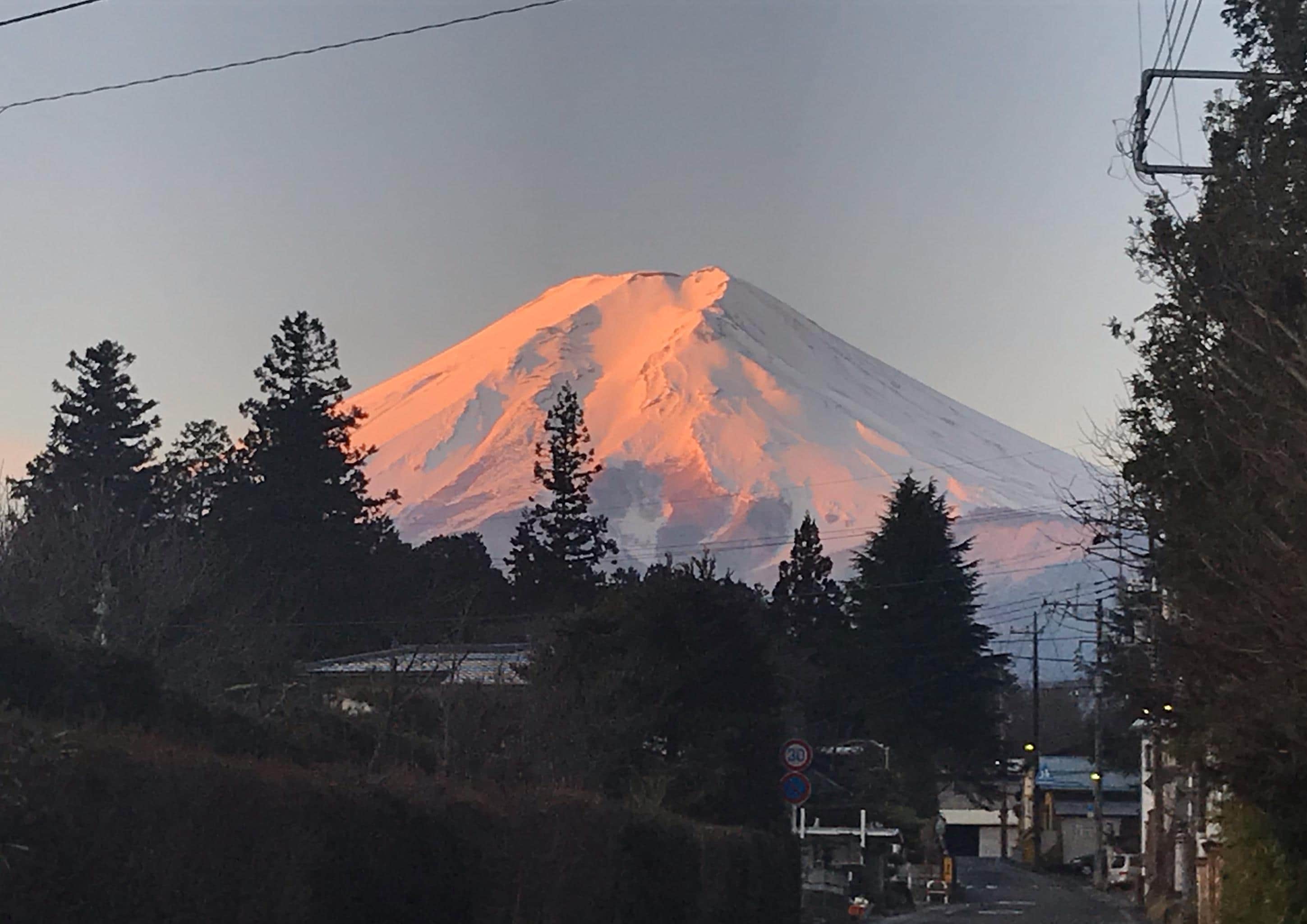 少し歩いたら富士山が大きく見える