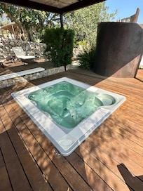 Jacuzzi