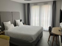 建物は新しい。