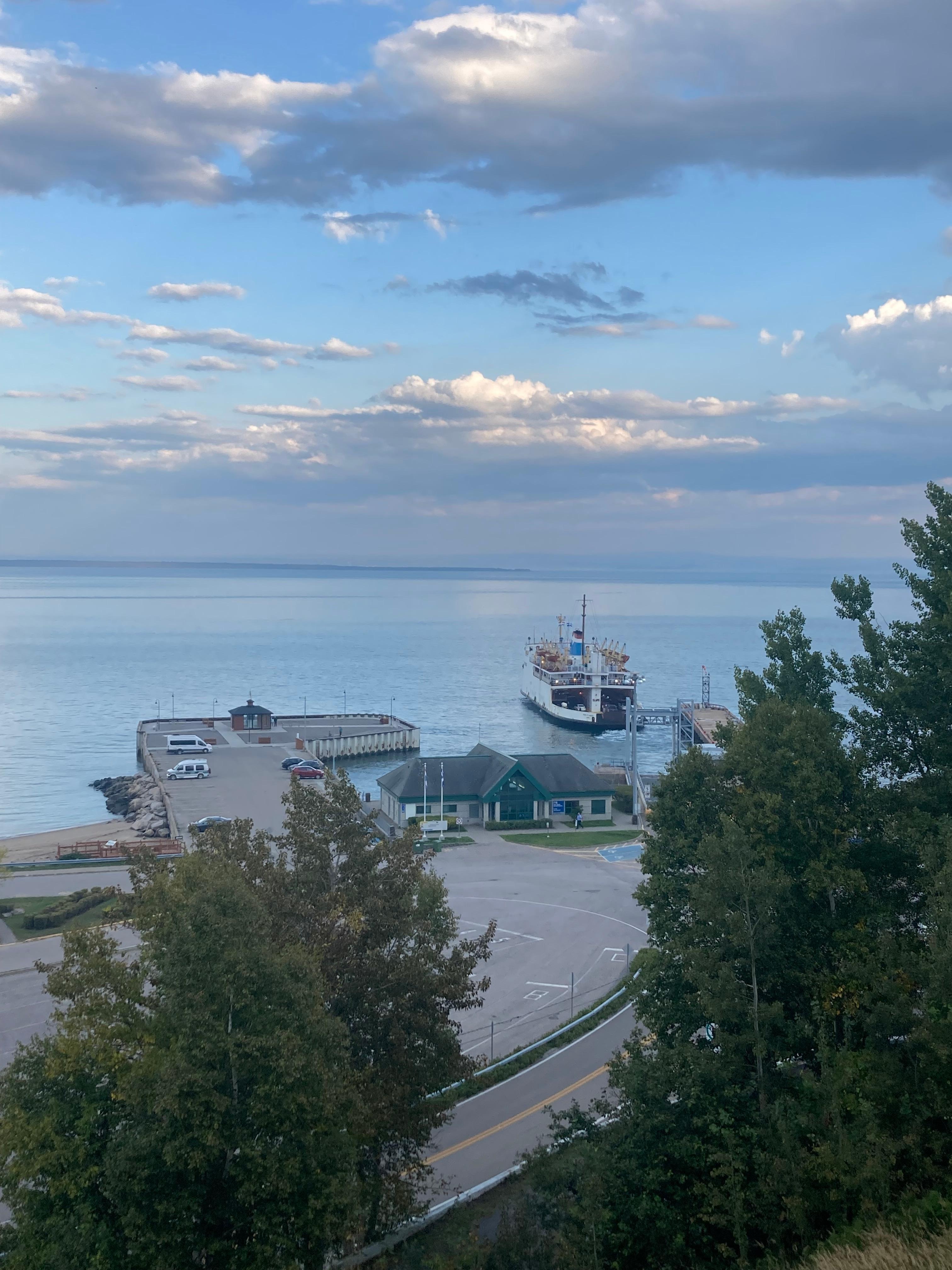 Merveilleuse vue sur le St Laurent et les traversiers pour Riviere du loup