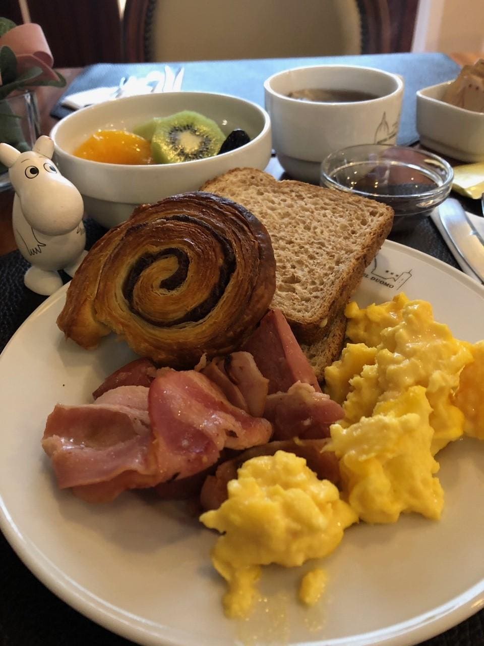 朝食