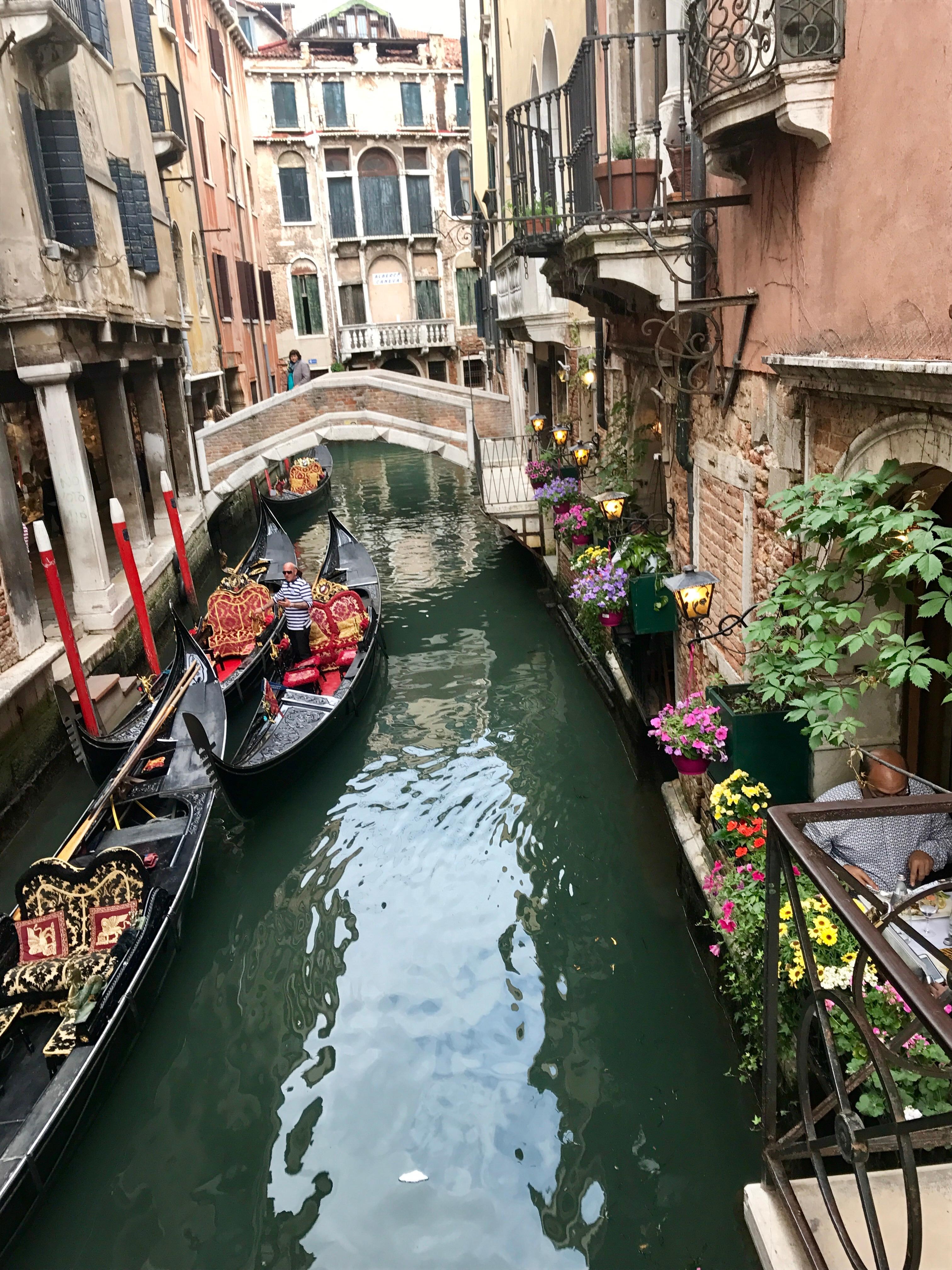 Gondola Services next to hotel