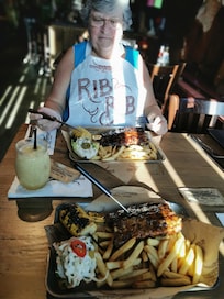 rack of ribs was excellent with a daquery to wash it down