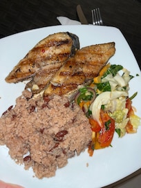 Le délicieux poisson !
Plat typique !
Très copieux le soir !