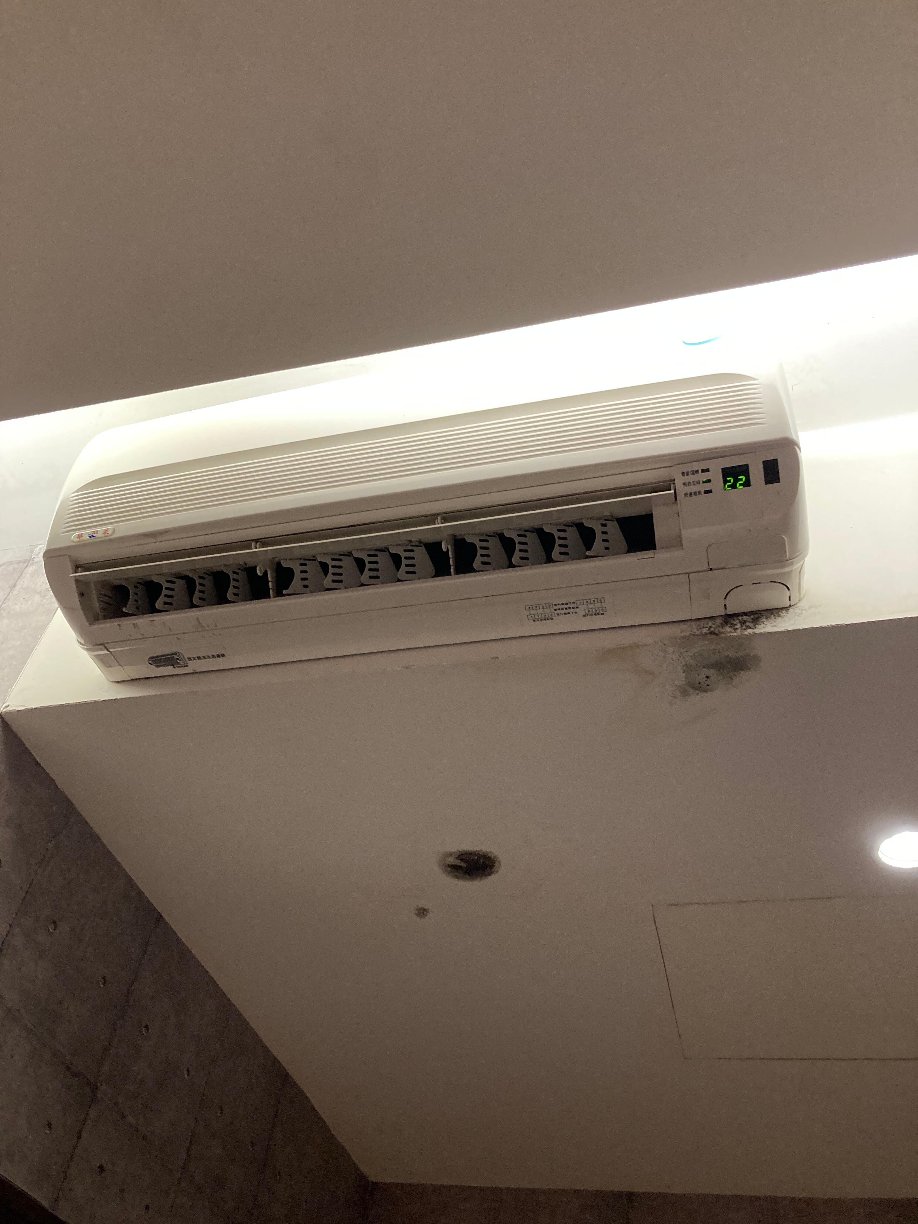 老舊冷氣機