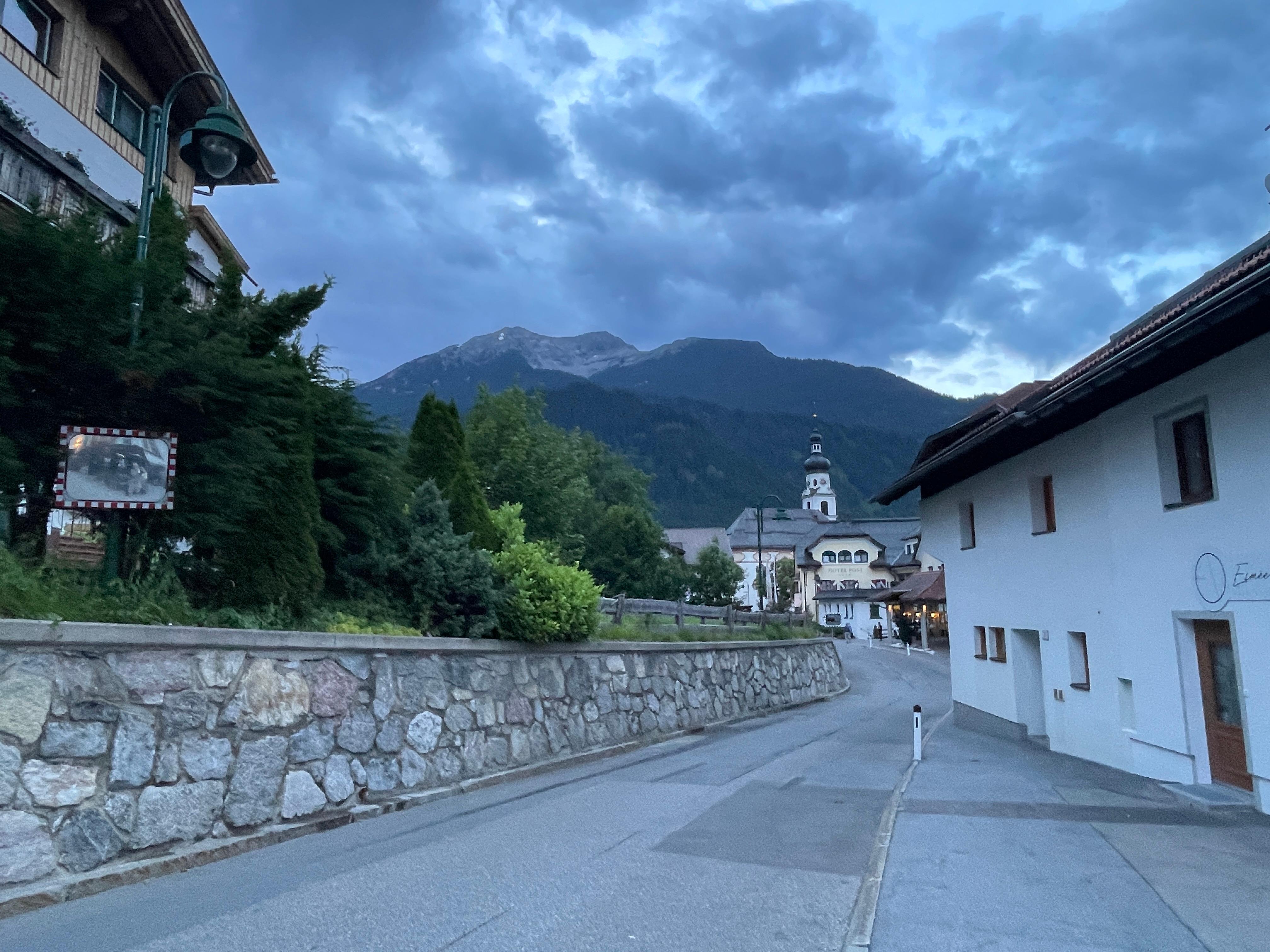 The street leading up to the hotle @ 9:30PM