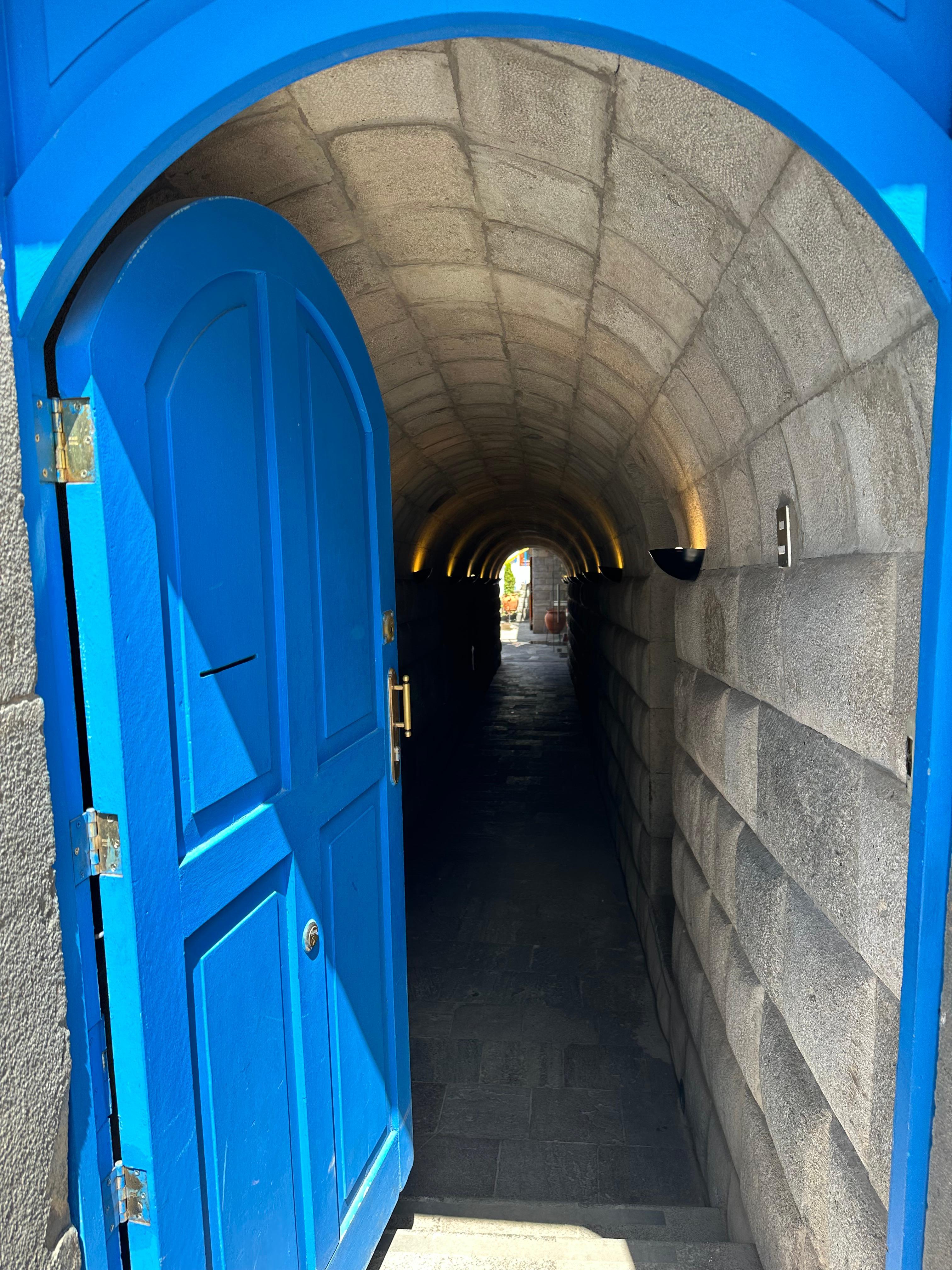 Entry into the hotel - through a tunnel 