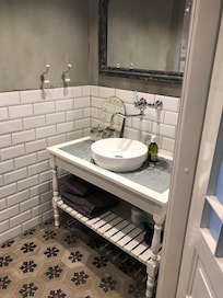Del av badrummet.