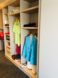 ¿Es esto un armario d hotel 4*?