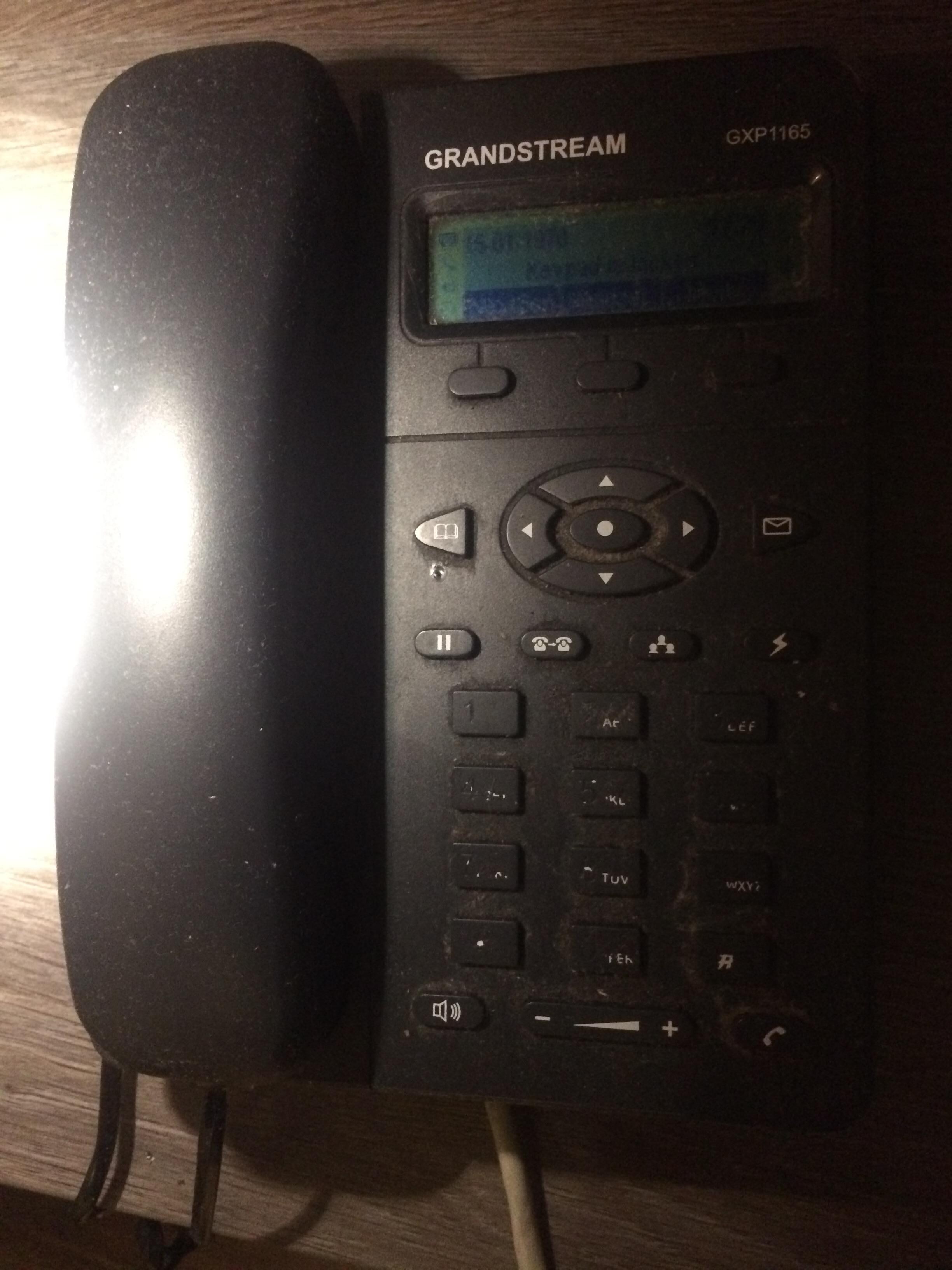 Telefone do quarto SUJO e s/funcionar