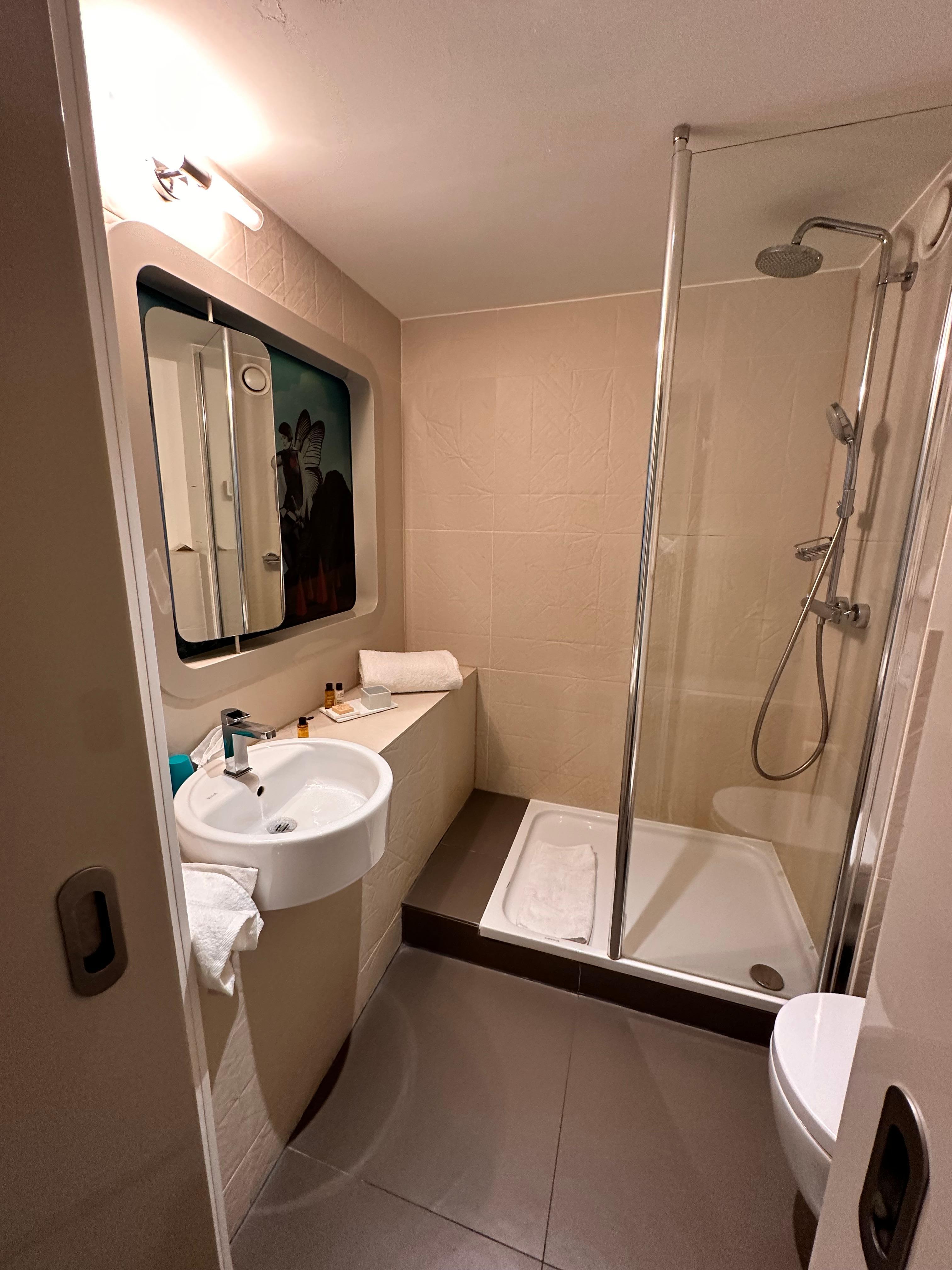 Great bathroom with plenty of room to keep your toiletries. 