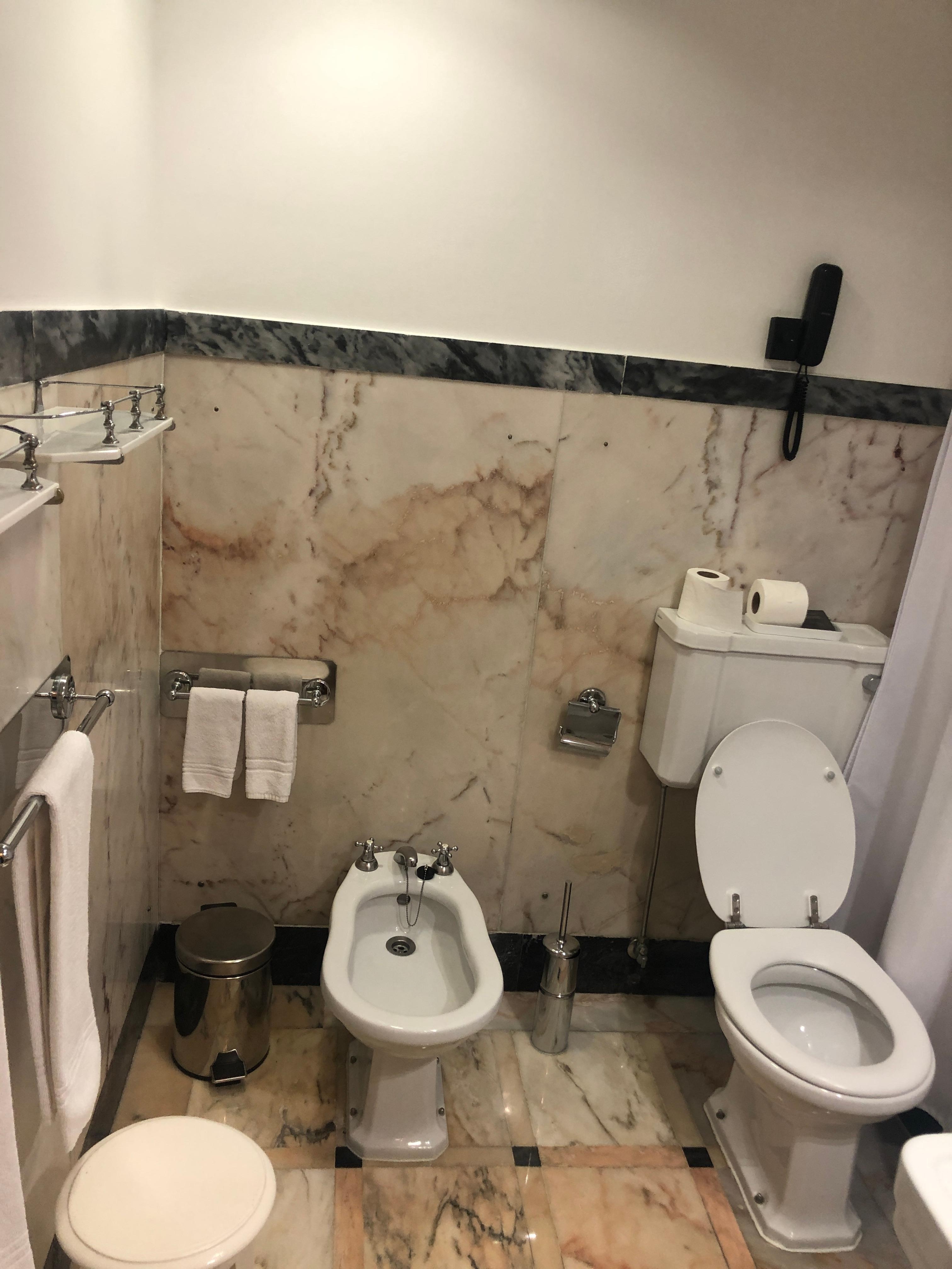 Espacioso cuarto de baño