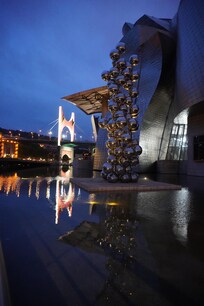 Guggenheim 15 mins walk