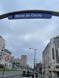 Hotel aan de rechterkant op deze foto