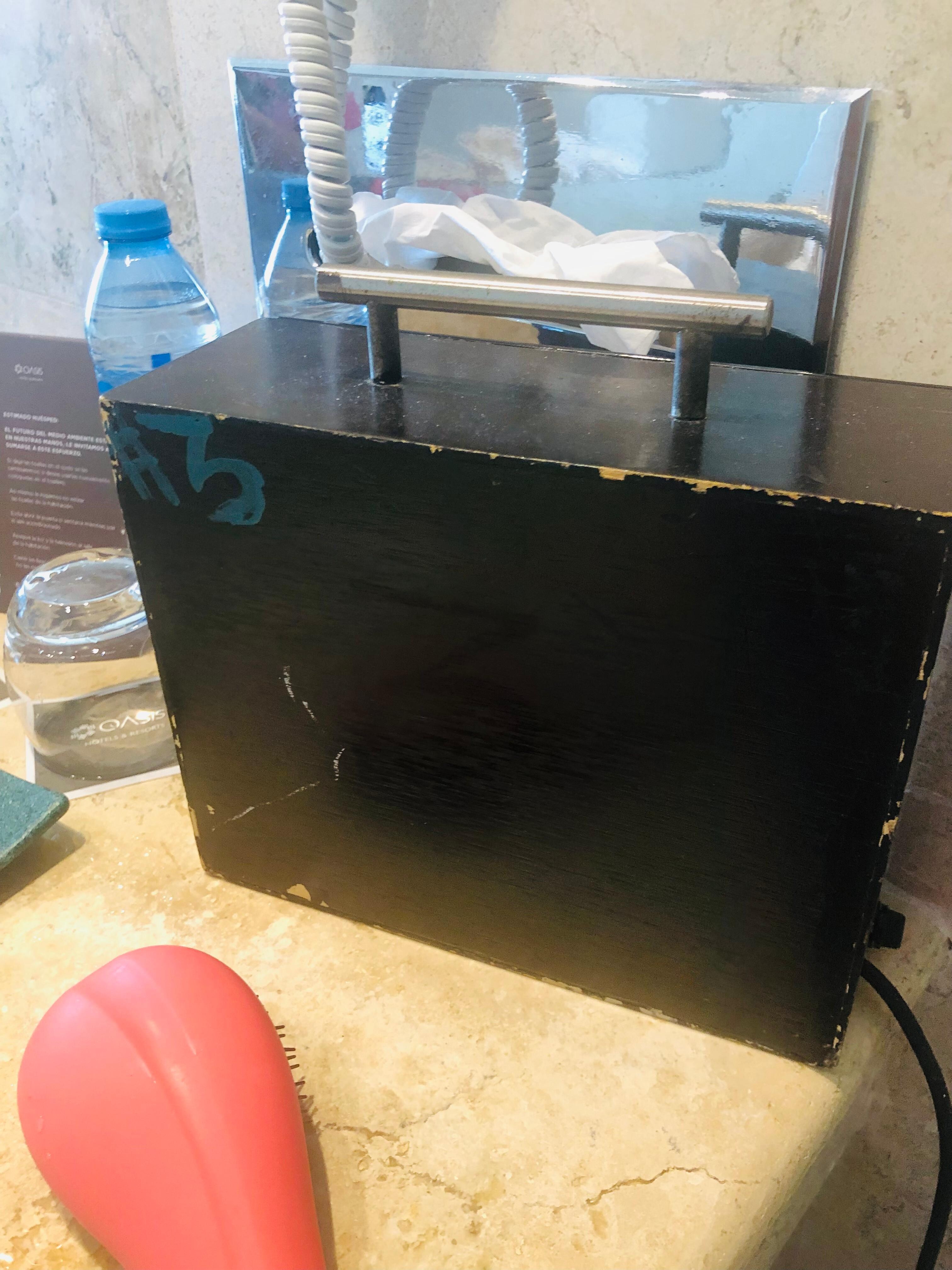 Box to cover the bad smell