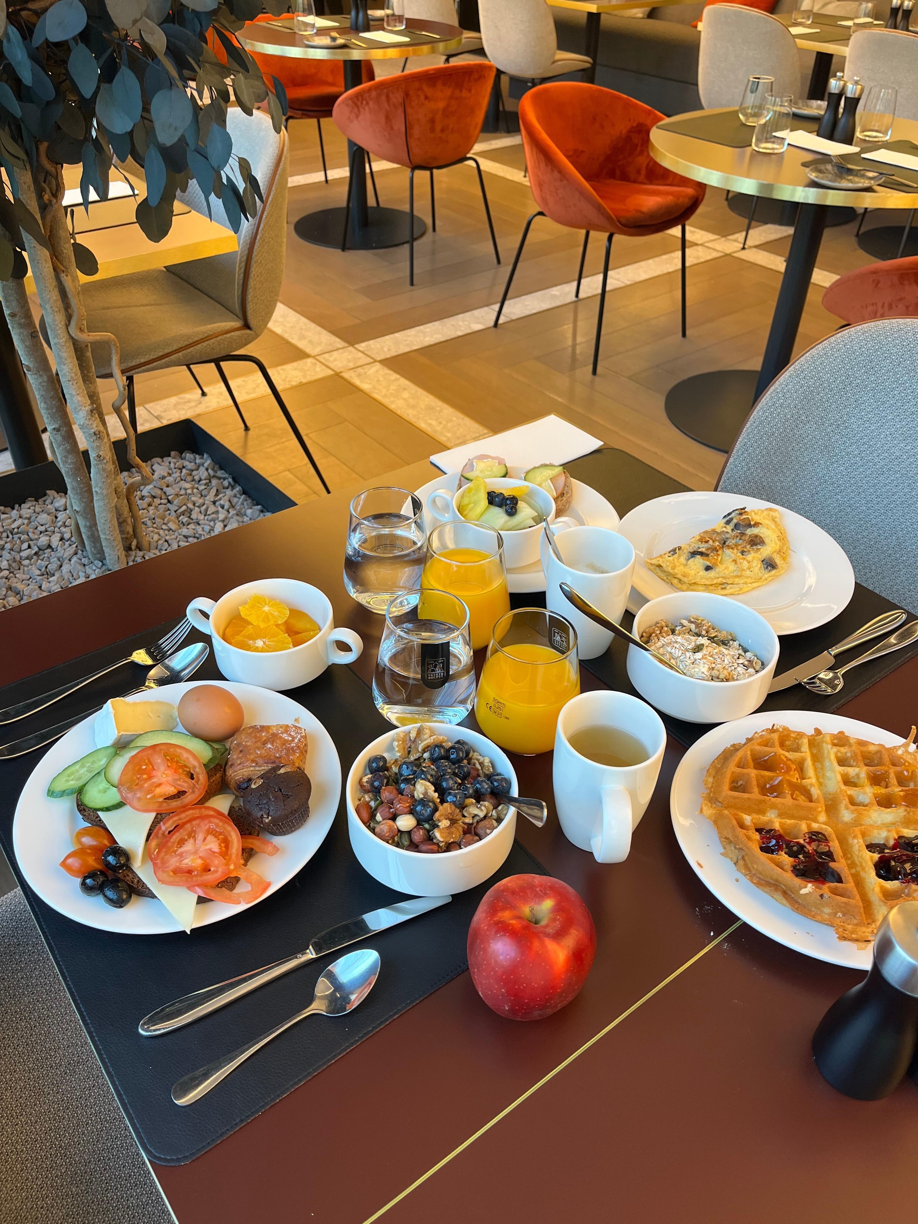 Breakfast 