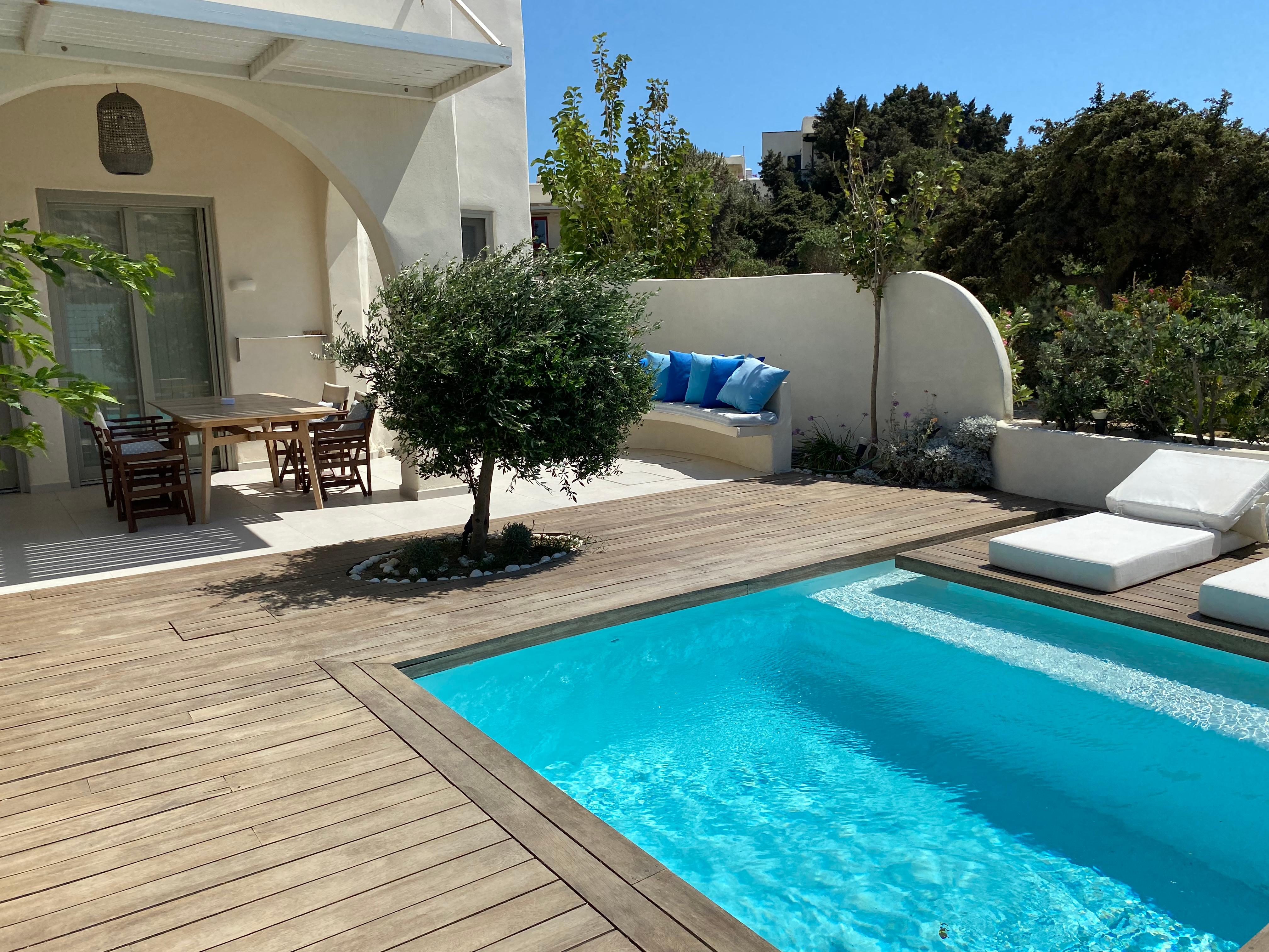 Master Suite Garden View with
Private Pool 