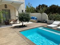 Master Suite Garden View with
Private Pool