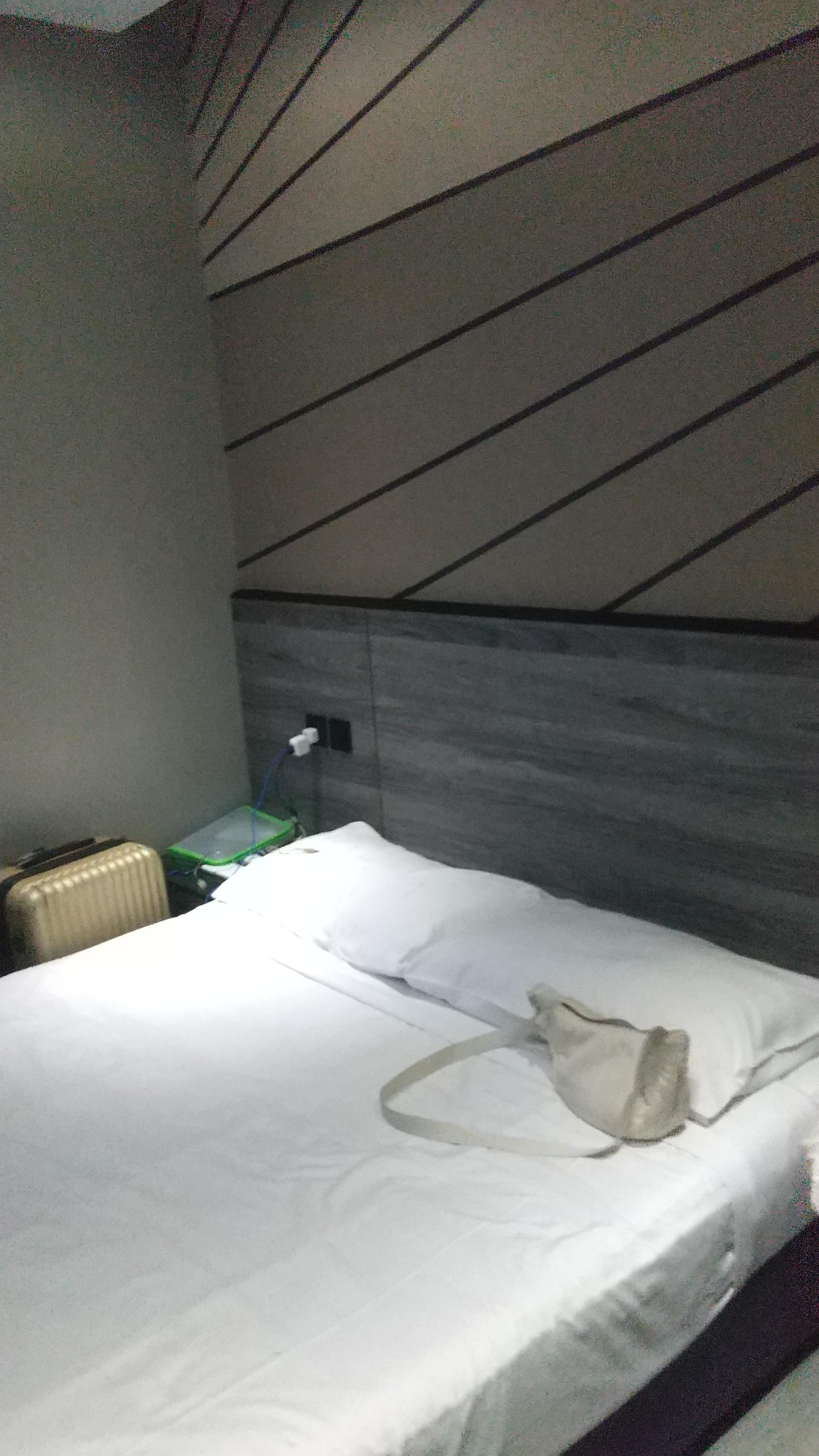 部屋は合理的で、清潔です