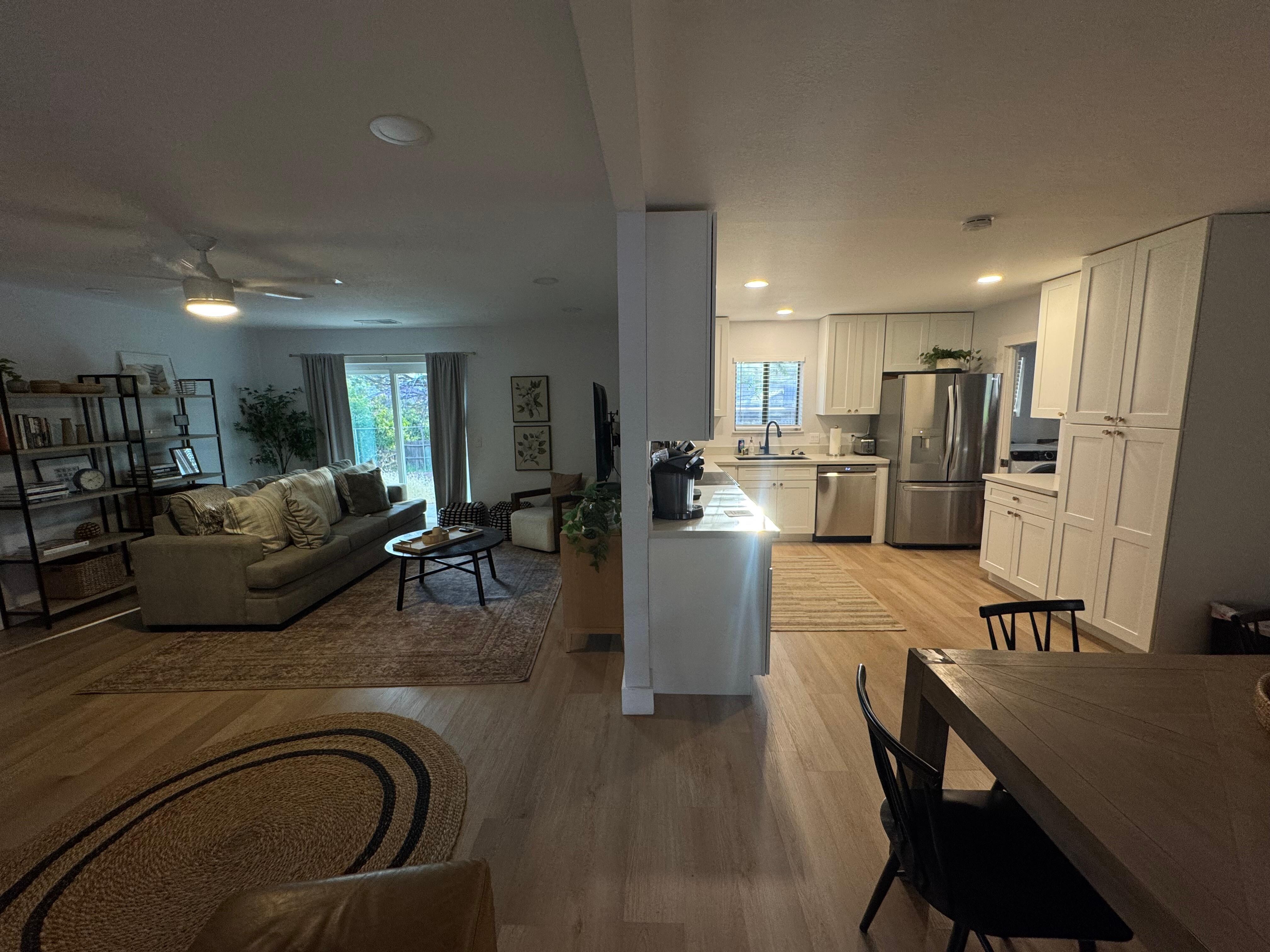 Living room/kitchen