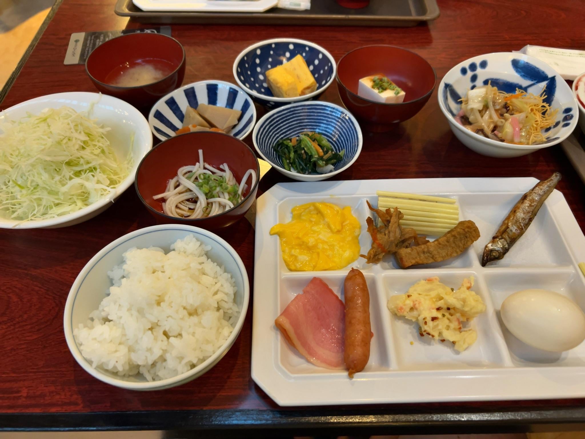 朝食のビュッフェの一例