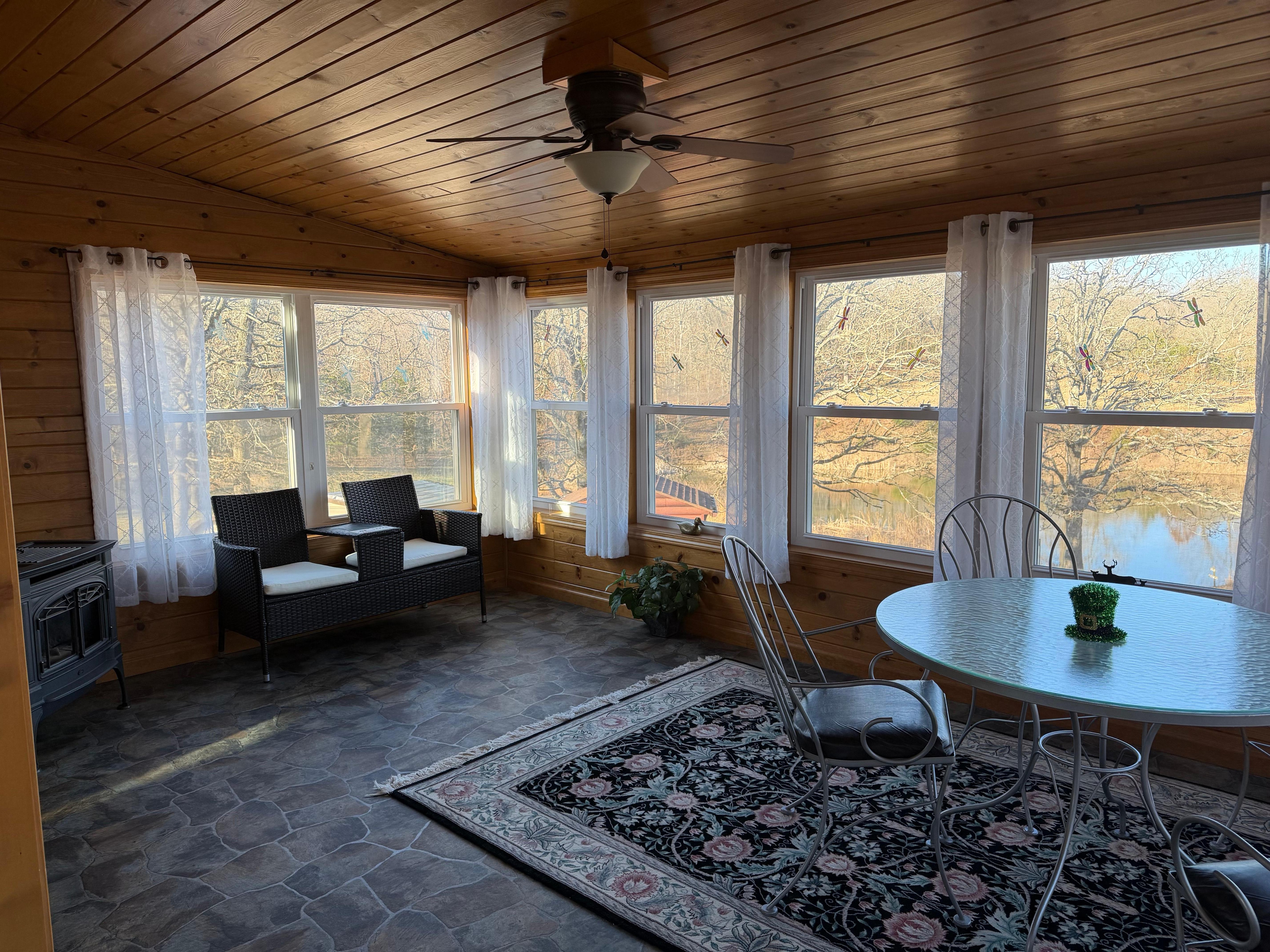 Great place for coffee/drinks and conversation 