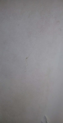 Crack in tub scratching mr grandson