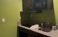 No refrigerator as advertised!