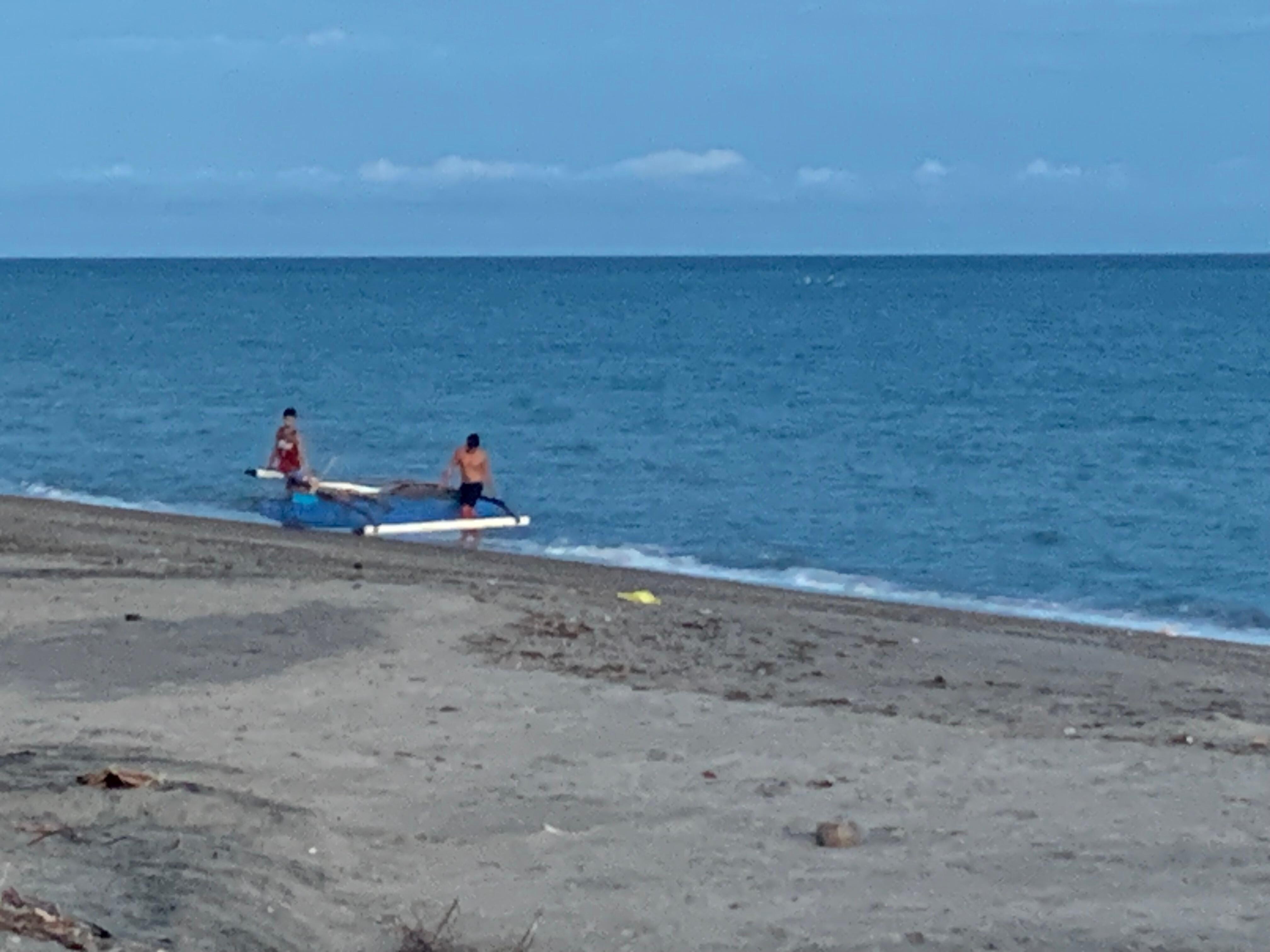 Fishermen coming in from fishing