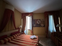 Bedroom with canal view