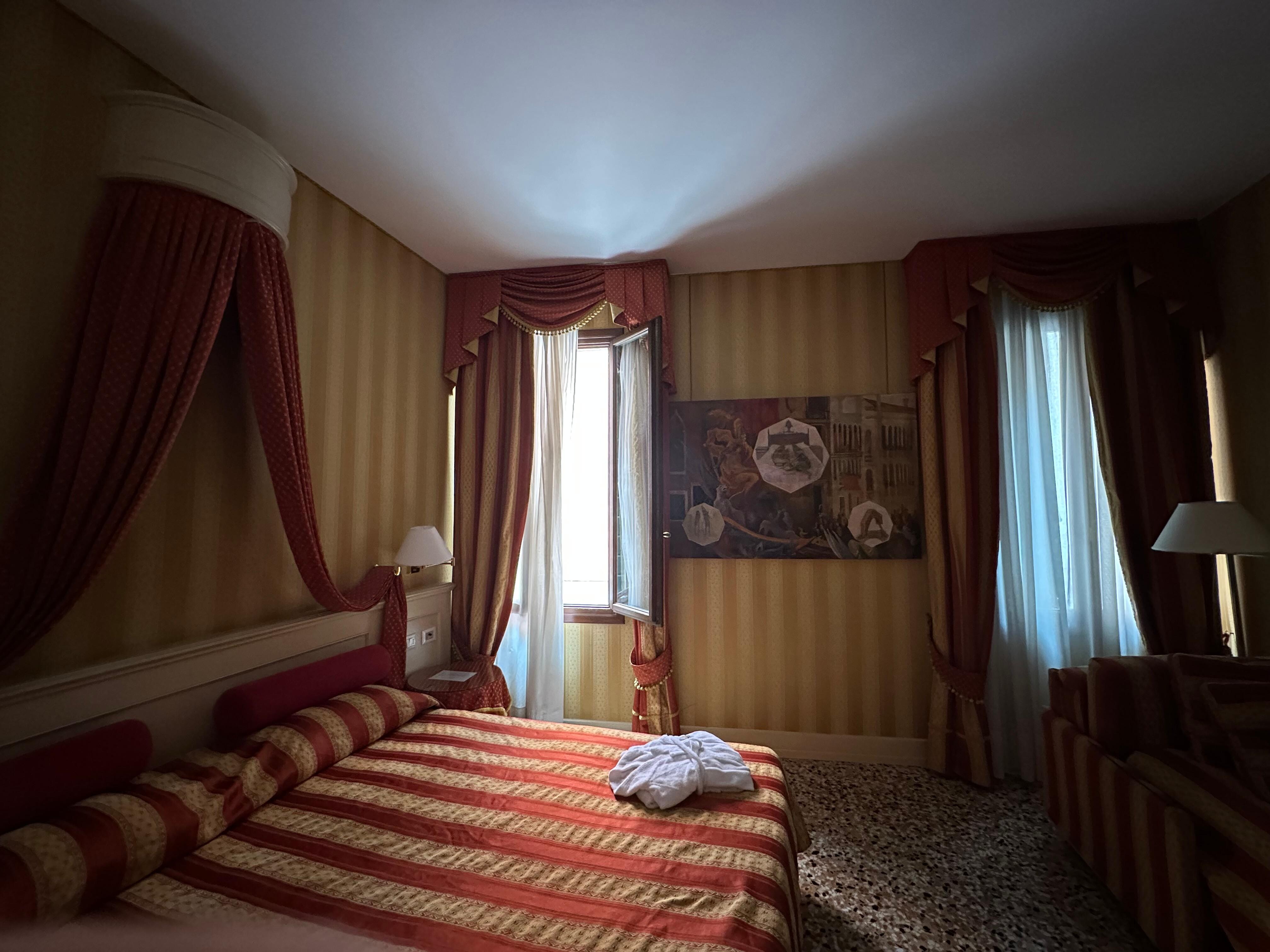 Bedroom with canal view