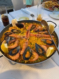 Antonio’s paella
