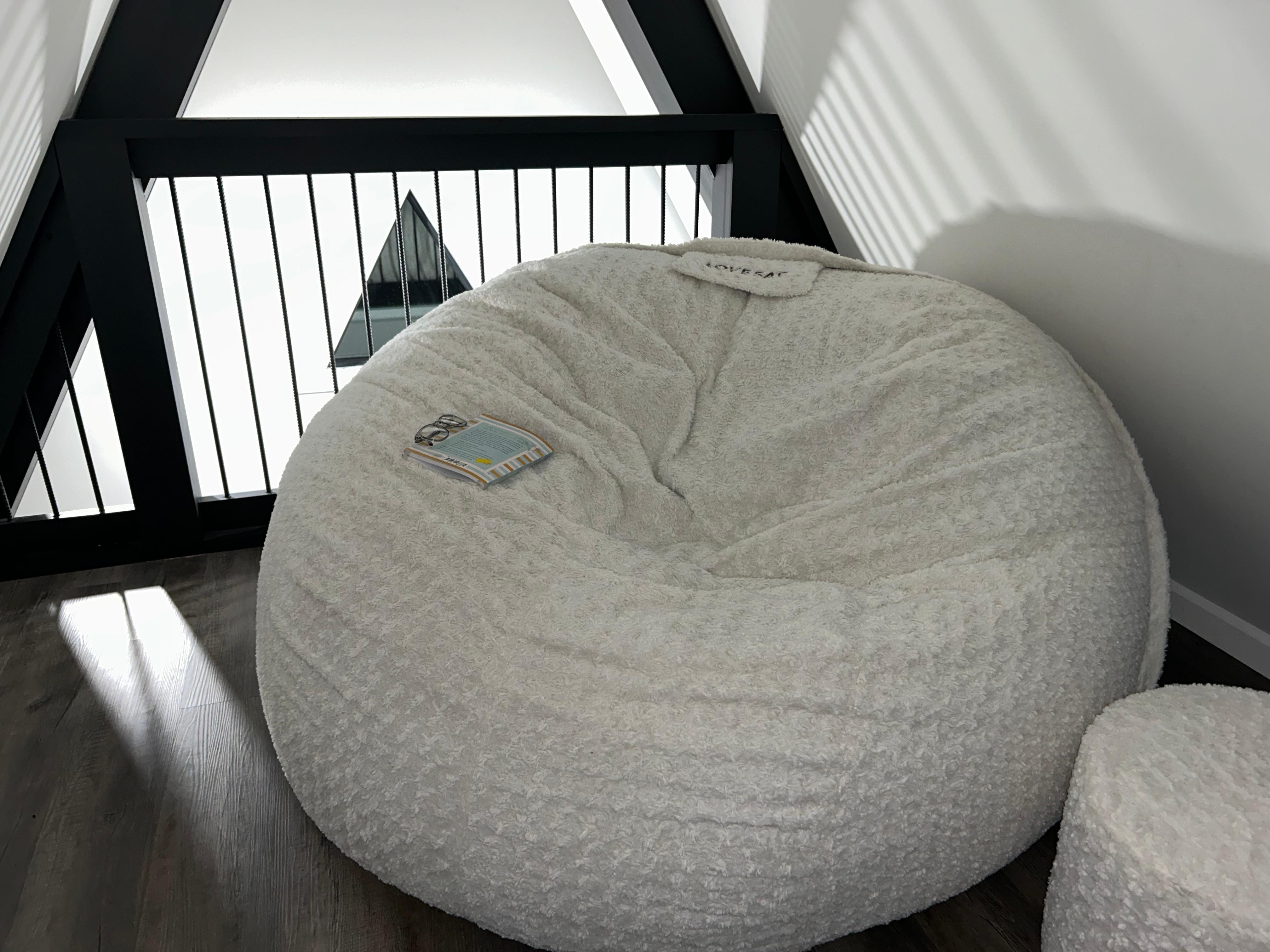 Such a cozy area in the loft! 