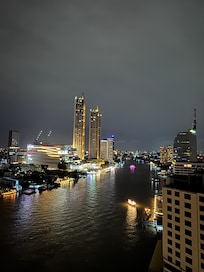 발코니에서 본 야경