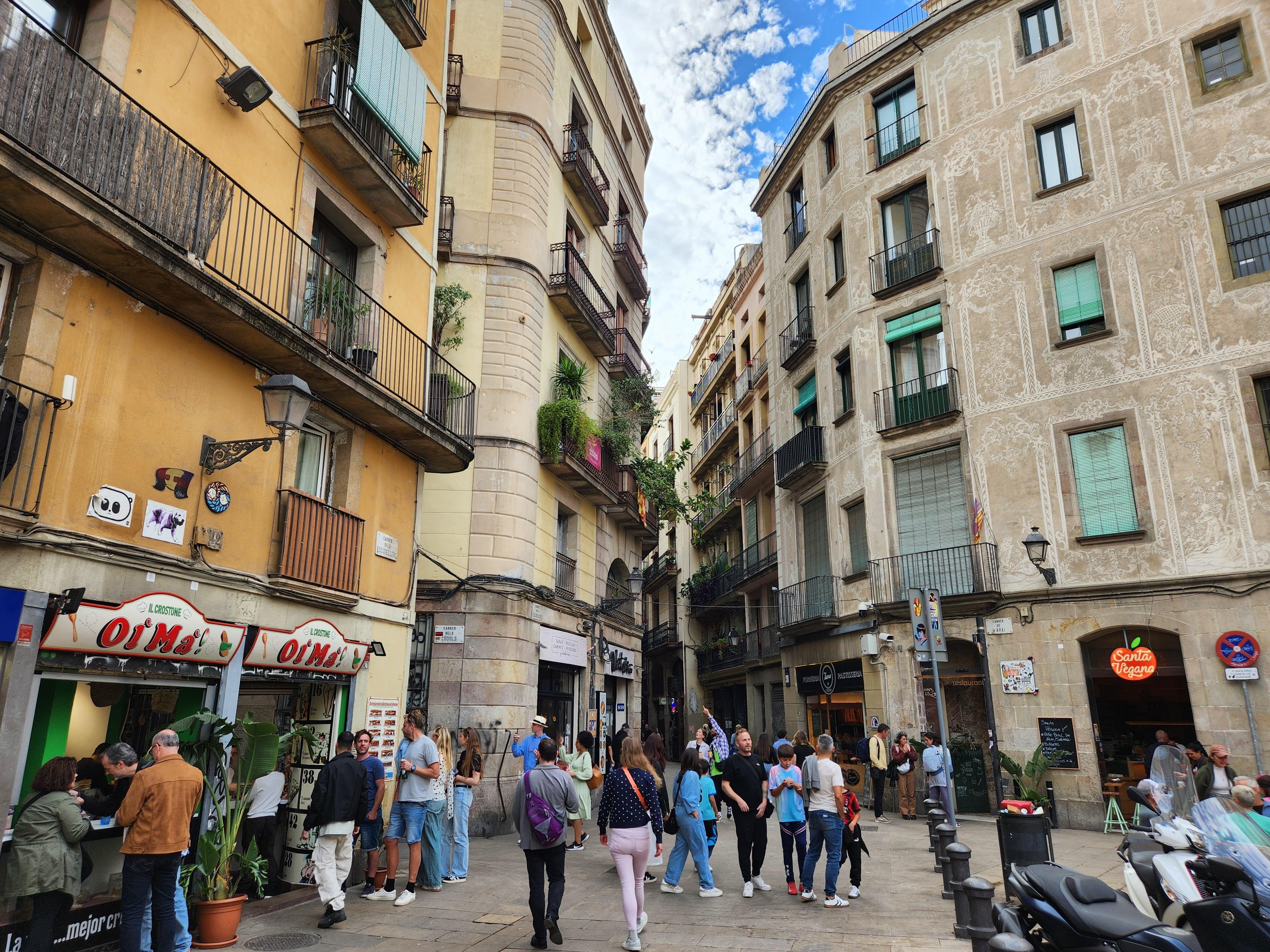 The apartment is overlooking Plaça Reial 
