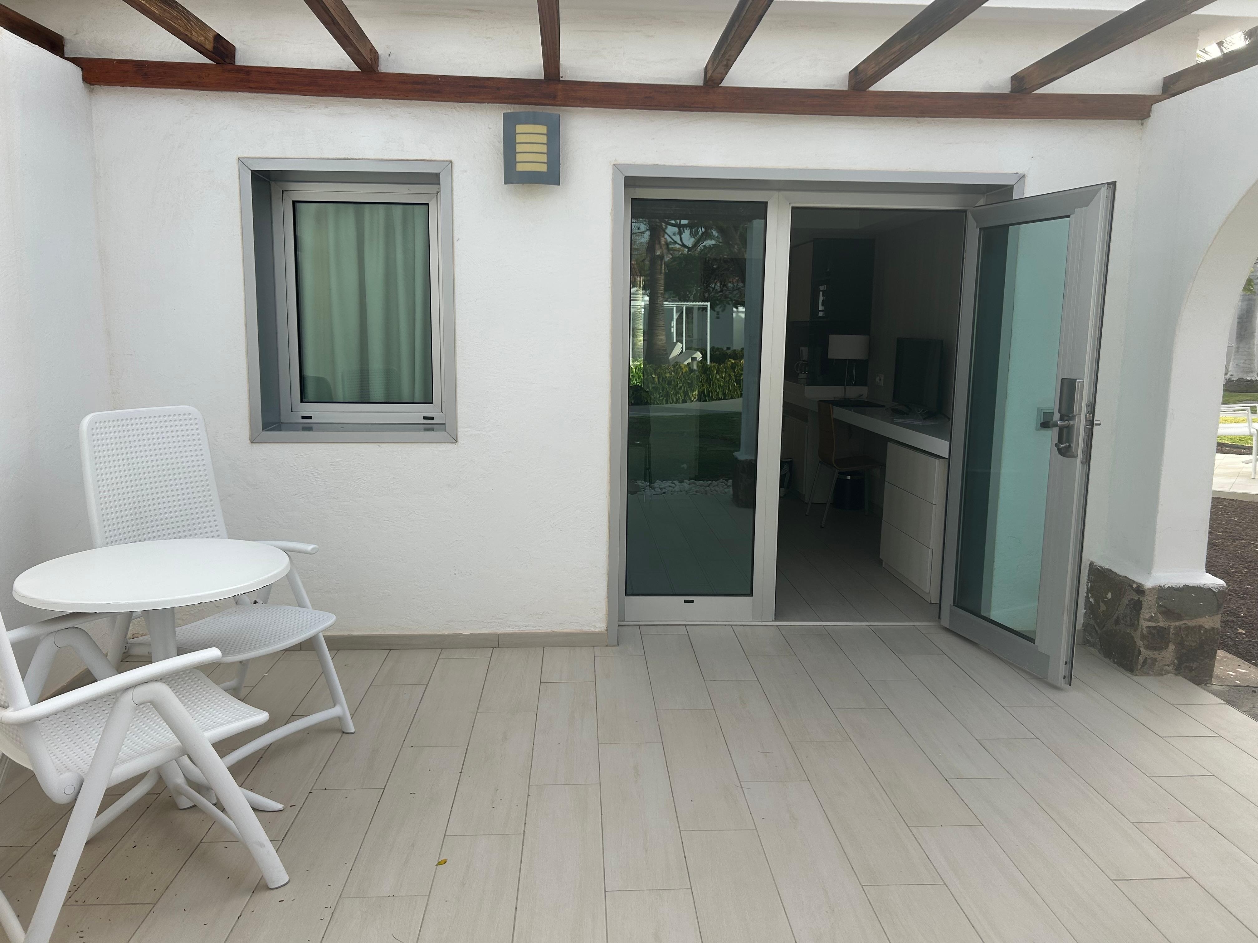 Wohnzimmer mit Terrasse 