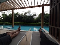 Habitación con acceso a piscina