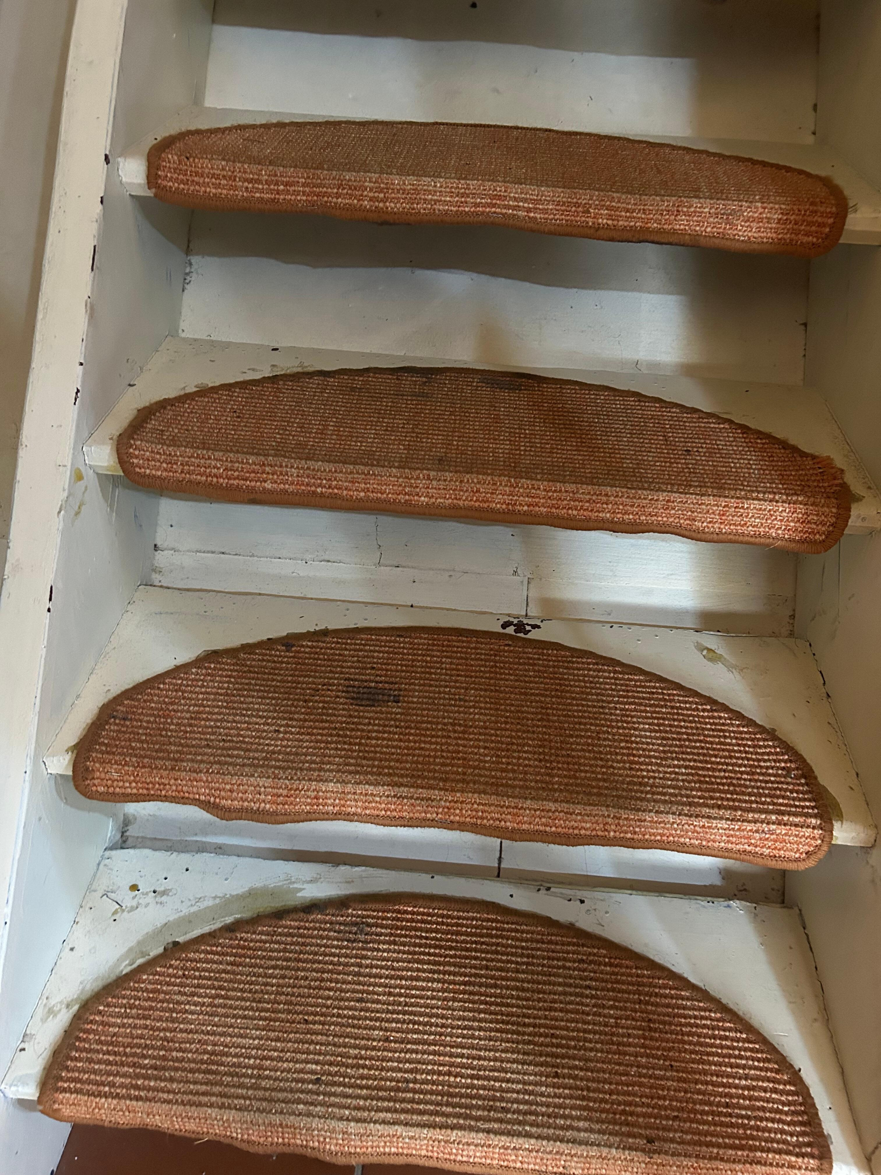 Die steile Treppe ins Obergeschoss