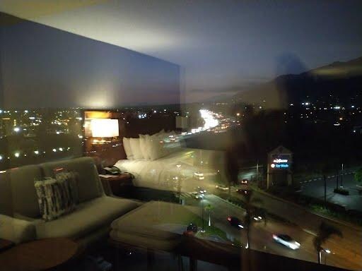 View not as described and noisy freeway without sound reducing glass!