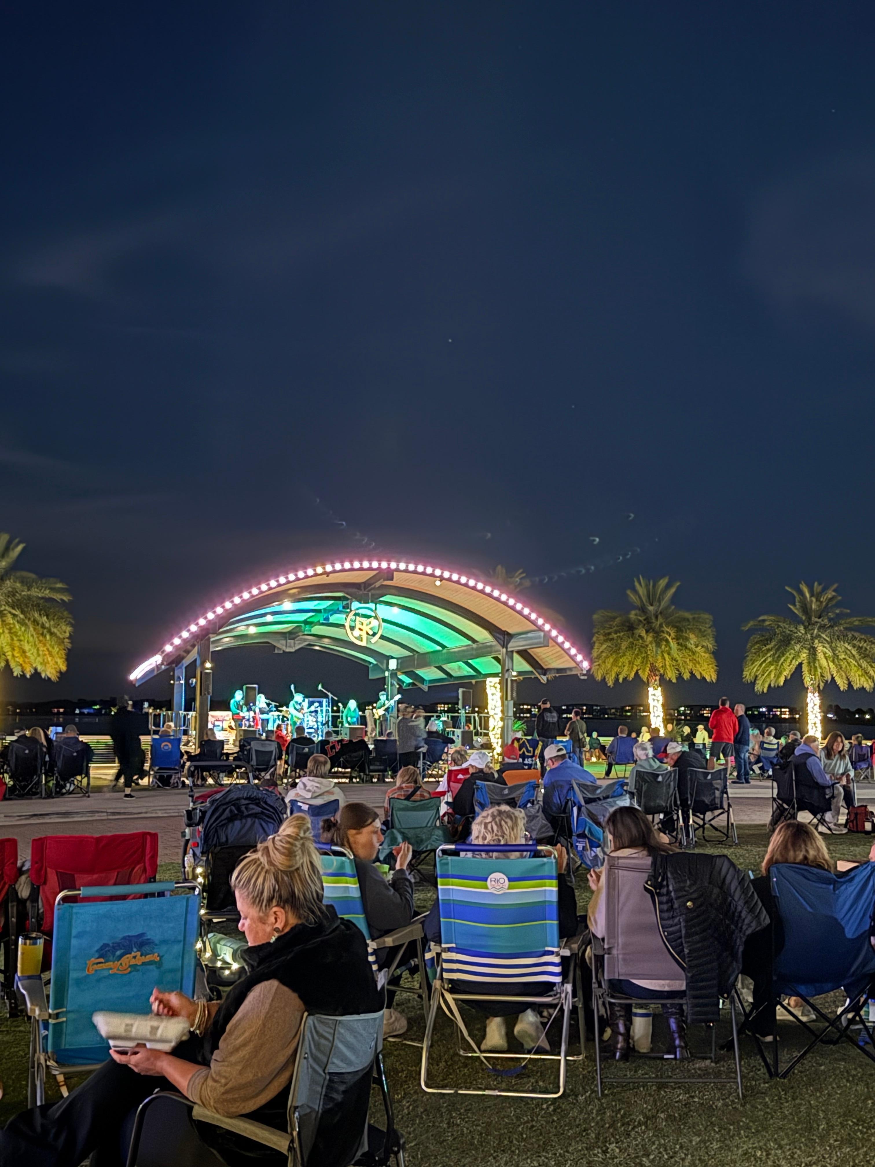 At the free concert (Friday/Saturday)