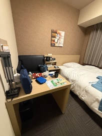 このホテルは このデスクタイプの机なのが好き