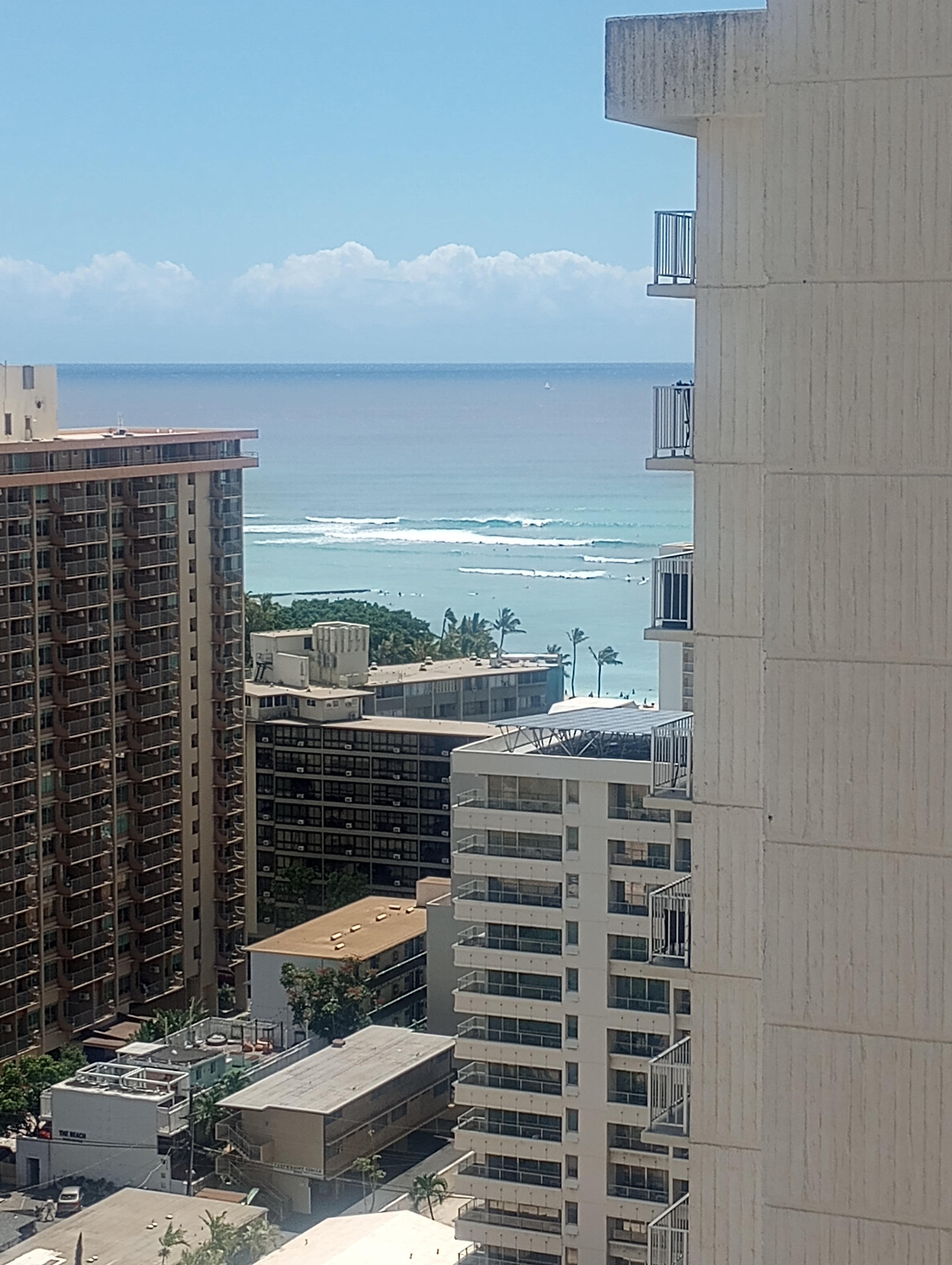 A peekaboo look at a classic Hawaiian surfing reef. 