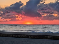 I had great weather and the beach is very spacious.
