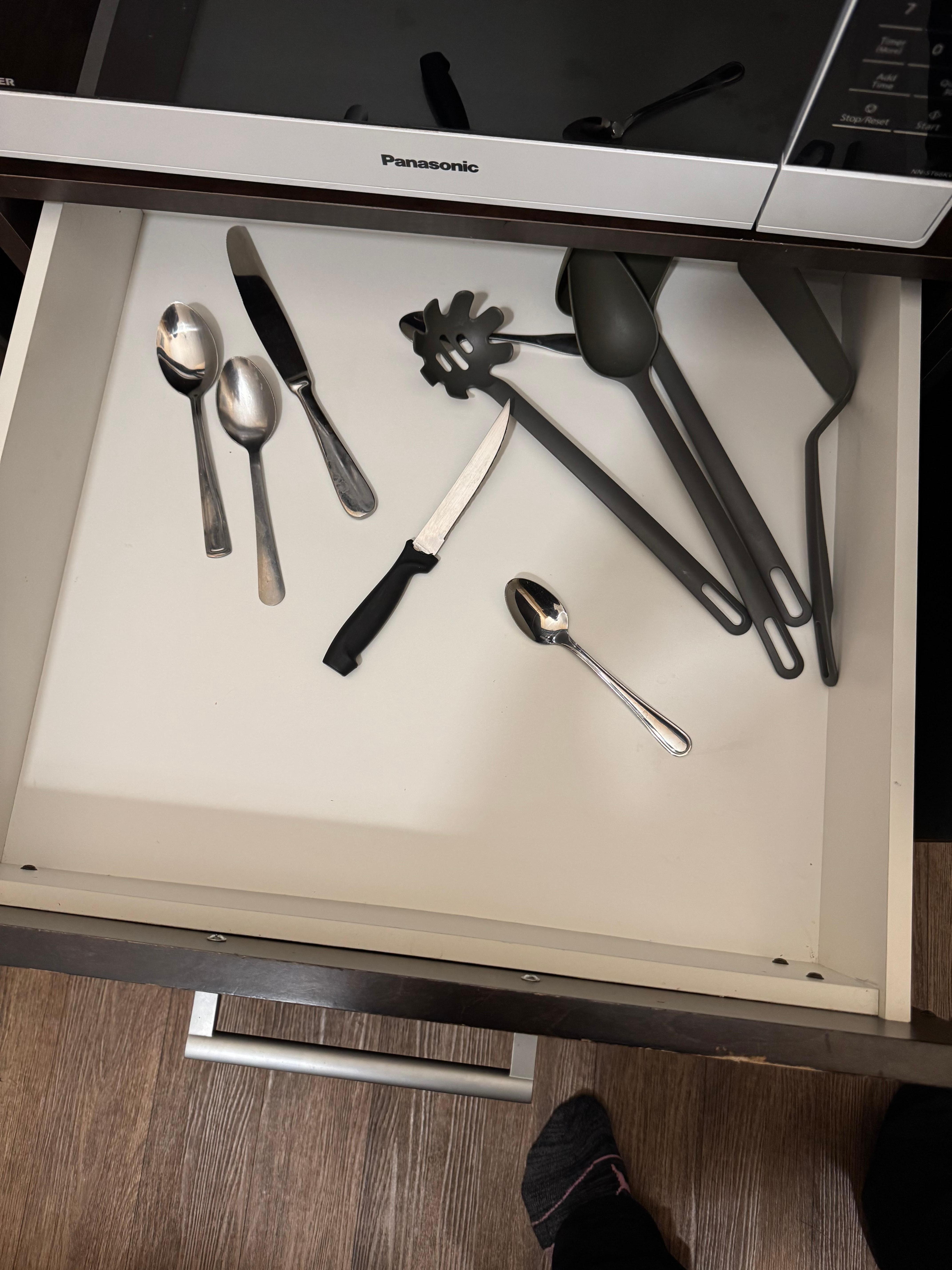 Utensils not arranged 