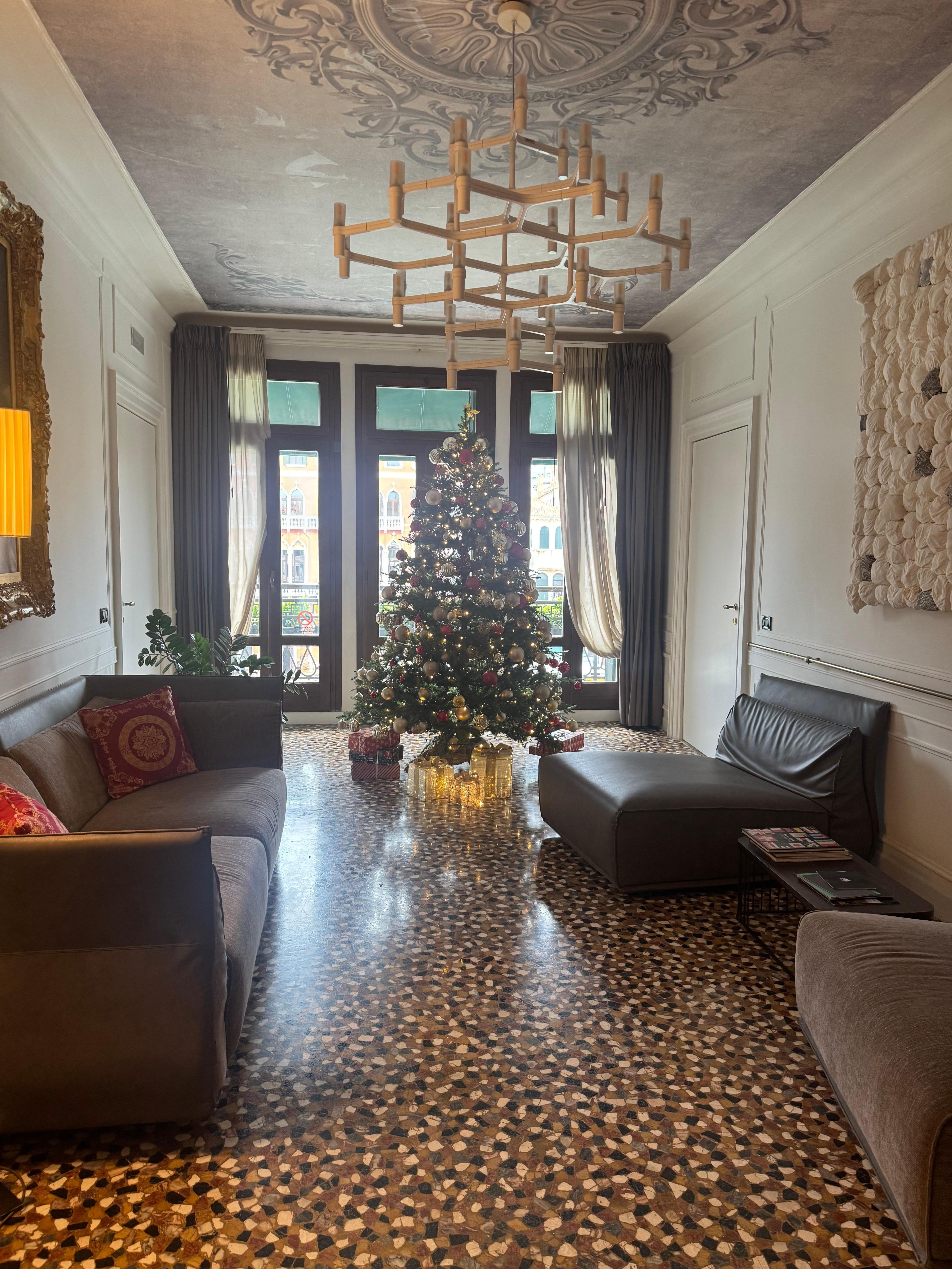 Extra sitting area on 3rd floor