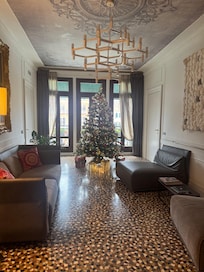 Extra sitting area on 3rd floor