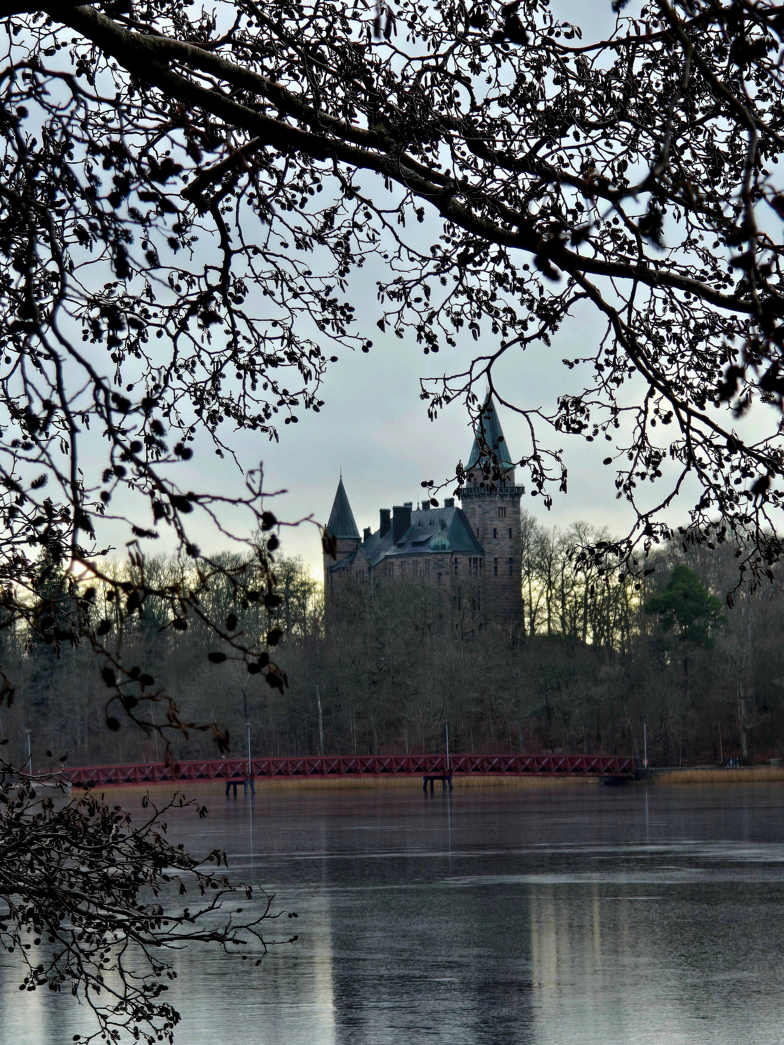 Det vackra slottet på håll.