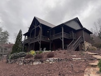 View of the lakeside of the house. Great place to stay!